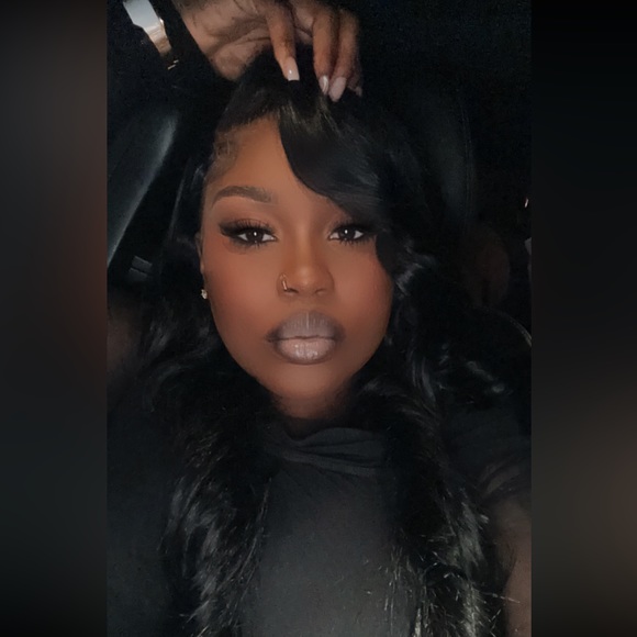 MEET YOUR POSHER 😁, Cassidy 😘 - Picture 5 of 6